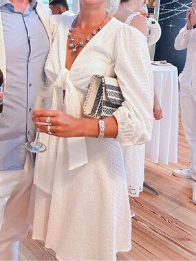 TED BAKER Seersucker White Textured Puff Sleeve Tie Mini Dress! 🤍